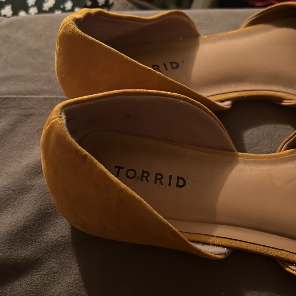 Golden yellow Torrid d’Orsay flats